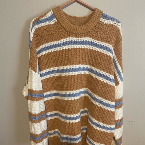 American Eagle Sweater - Picture 2 of 2